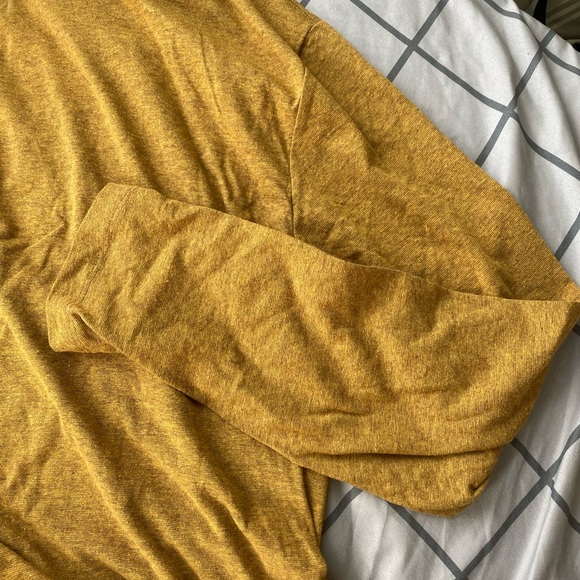 old navy long sleeve - Picture 3 of 3